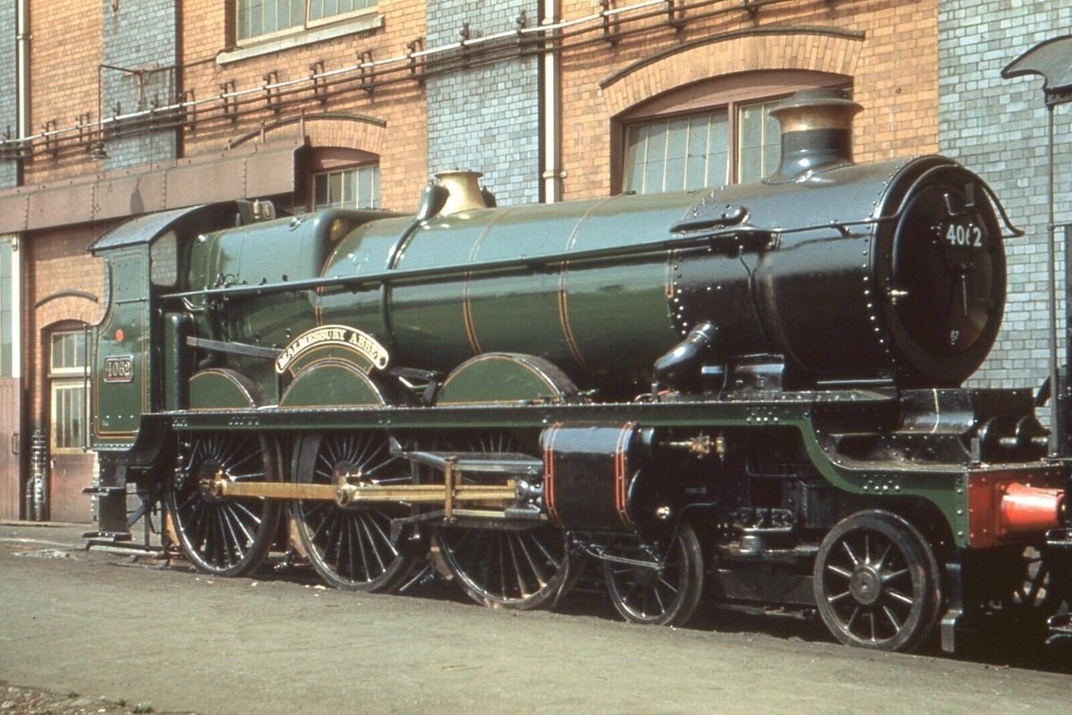 Looking not dissimilar from when it left Swindon in 1922, Star 4062 Malmesbury Abbey is shot by T. B. Owen lined out in Brunswick at Swindon Works on 27th April 1952. Its life extended by yet another overhaul, 4062 would be withdrawn from 82C Swindon Shed on 5th November 1956.