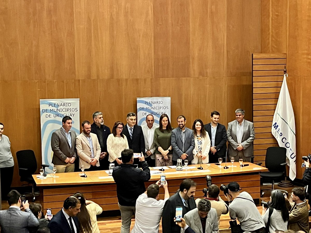 PGustavoSanchez's tweet photo. Acompañe el cambio de  autoridades de la mesa ejecutiva del @PlenaMunicipios. 

Felicitaciones a su presidente saliente @cmorel93 por el gran trabajo realizado, y el mayor de los éxitos al querido compañero @jplopezuy y al equipo que lo acompañará. #Gobiernodecercania https://t.co/gh2jvtThgS