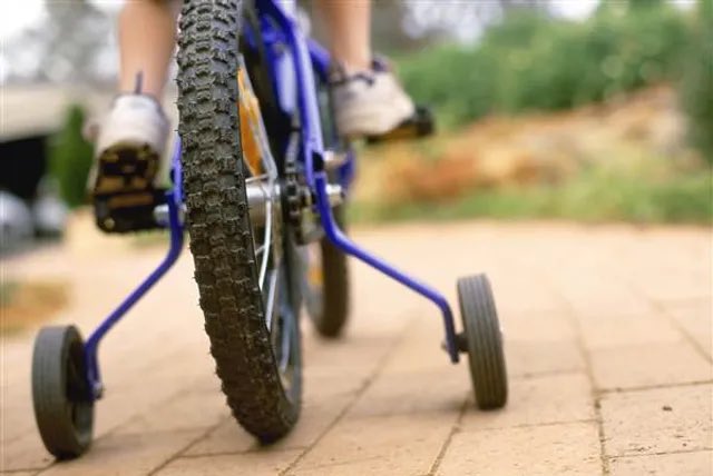 twinkmoder's tweet photo. New Stabiliser Diffusion AI update allows real time wheelie generation without having to manage balance, increasing efficiency and productivity innovation business asset revenue e-commerce keyword SEO optimisation. #ai #business #bmx #sciense https://t.co/rX5UmEWXLR