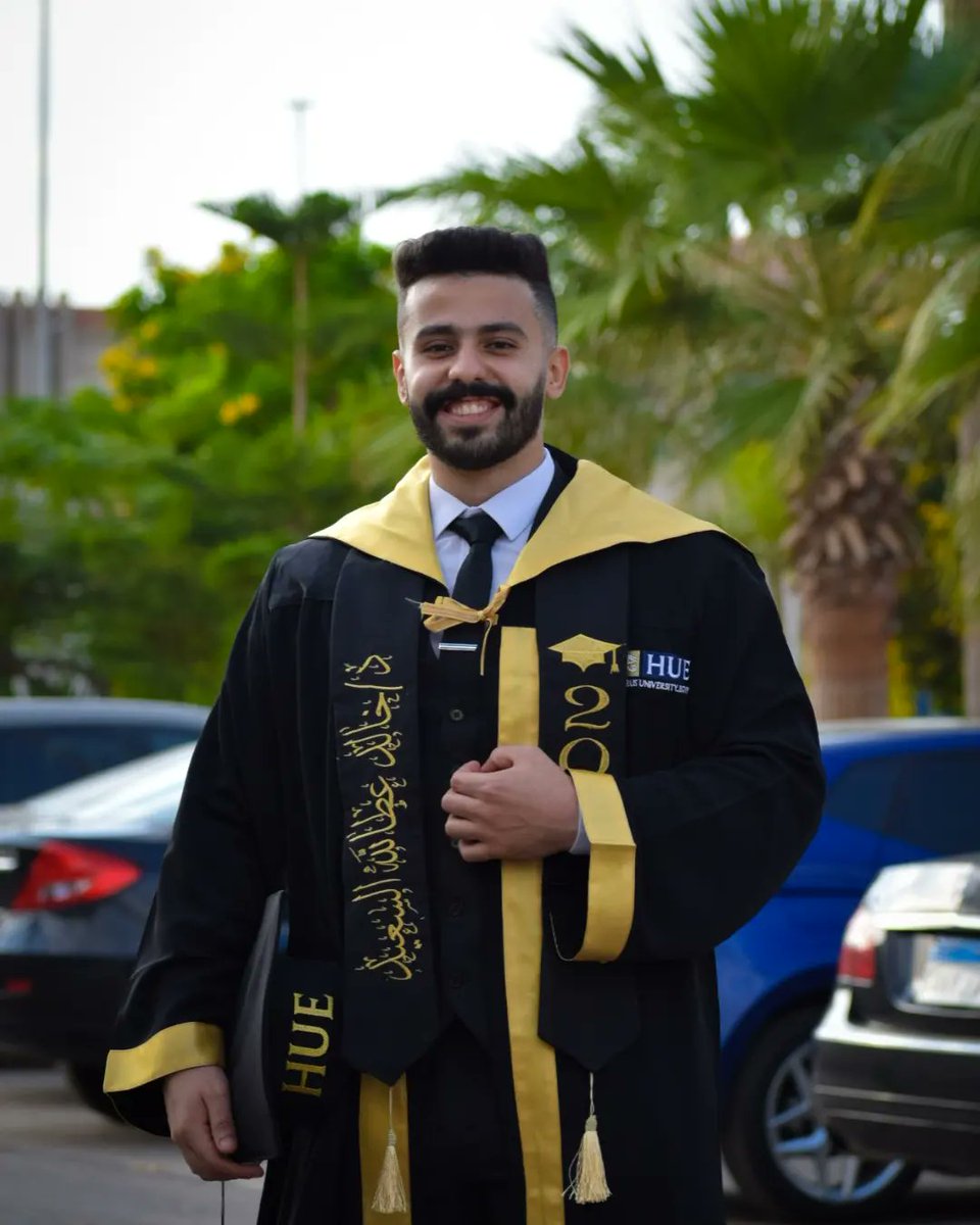 AtalhKhaled's tweet photo. Mission accomplished 📌
🦷
Officially graduated 🎓 https://t.co/2sy2OQ6W64