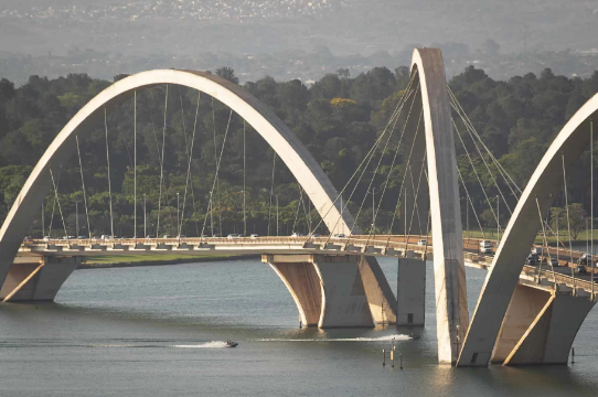 Metropoles's tweet photo. ➡️ Brasília tem a maior inflação acumulada do país, segundo IBGE

A inflação de Brasília acumulada em 12 meses ficou acima da nacional, de 4,82%, segundo dados divulgados pelo IBGE nesta sexta-feira

Leia na #ColunaGrandeAngular: https://t.co/qMWo2gMcl3 https://t.co/AXNGZONwv1
