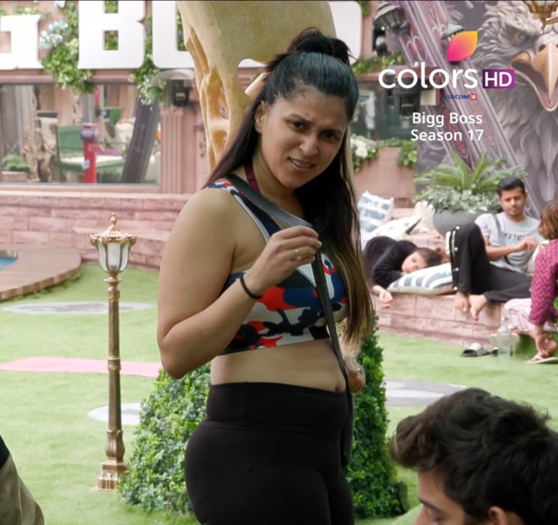 DIsoulful's tweet photo. Who is right between Ankita and Mannara?

RT 🔁 #MannaraChopra
LIKE ❤️ #AnkitaLokhande

#BiggBoss17 #BB17

 #MunawarFaruqui𓃵 

#BB17 #BiggBoss #AnkitaIsTheBoss #AnkitaLokhanda #Munkita #MunawarFaruqi #MunawarIsTheBoss #MunawarKiJanta #Manku https://t.co/G1DaG6BZlo