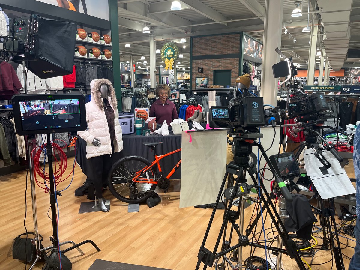 Two promotions. One day. We partnered with <a href="/DICKS/">DICK'S Sporting Goods</a>  on a two-pronged approach to their holiday push with a Satellite Media Tour AND a hybrid ITT that will air at a later date.

And we did it all in one production day. <a href="/KEFMedia/">KEF Media</a> provides the customization our partners need.