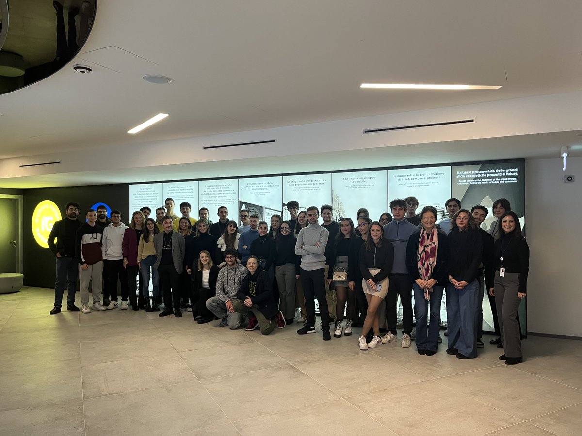 fmdigitale's tweet photo. 🏆 And the winner is...
🍃 E' il team "Homa" ad aggiudicarsi il riconoscimento di Green Champion per la tappa torinese del progetto #PeoplePowerTalentTour con @Italgas, pensato da Italgas e Fondazione Mondo Digitale per far emergere i giovani talenti italiani
#HeritageLab https://t.co/3fCZF8LXWk