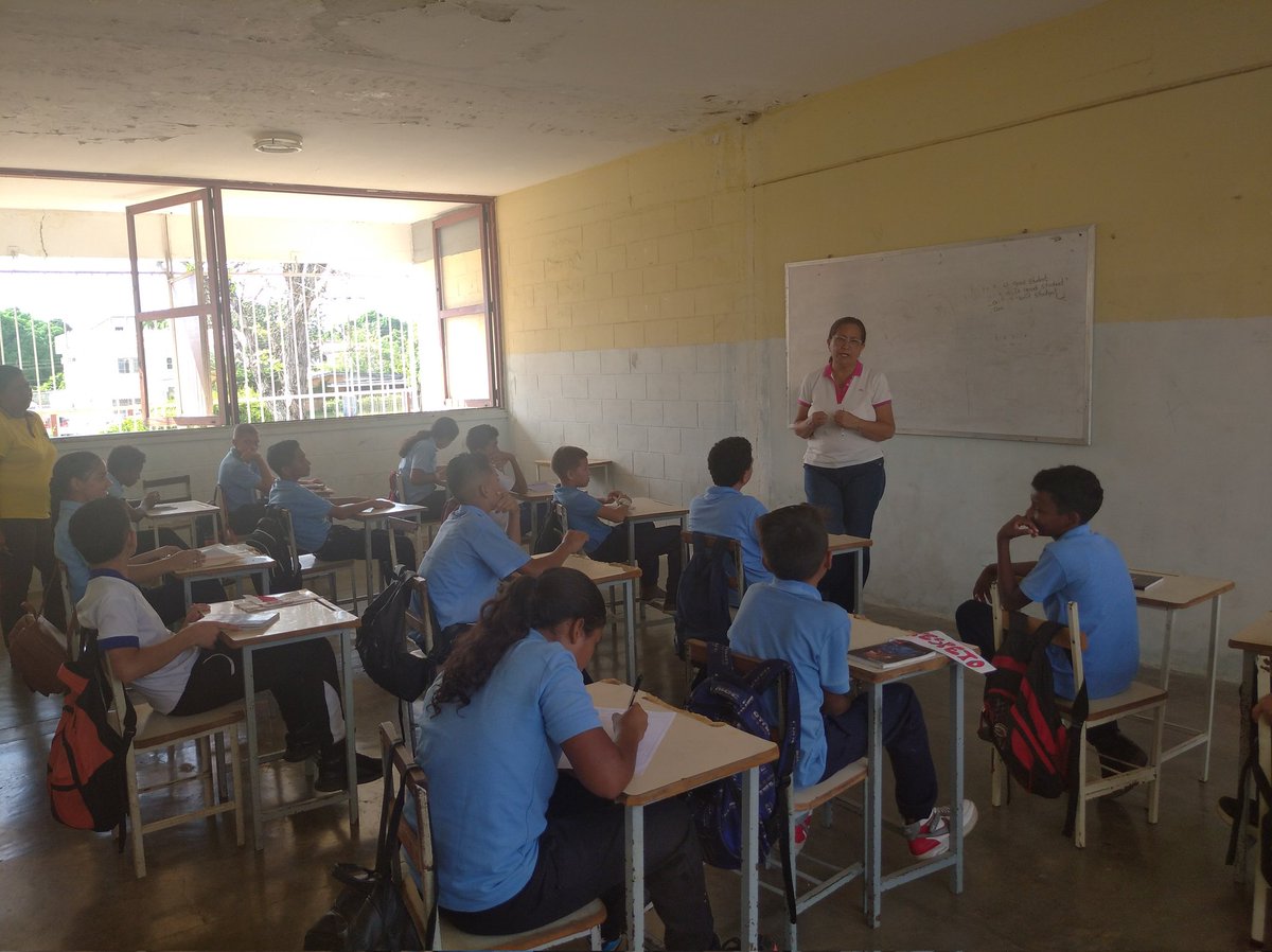 CecoprodeVH's tweet photo. Reforzando valores en la adolescencia 
Estudiantes de la ETI Antonio Díaz https://t.co/TNoXPgoBpl
