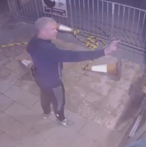 kent_police's tweet photo. We have issued CCTV images of two men we would like to speak to as part of an investigation into an assault in #Margate on 7 November.
Can you help?
https://t.co/dK6MenPcO3 https://t.co/69DH8RVIAZ