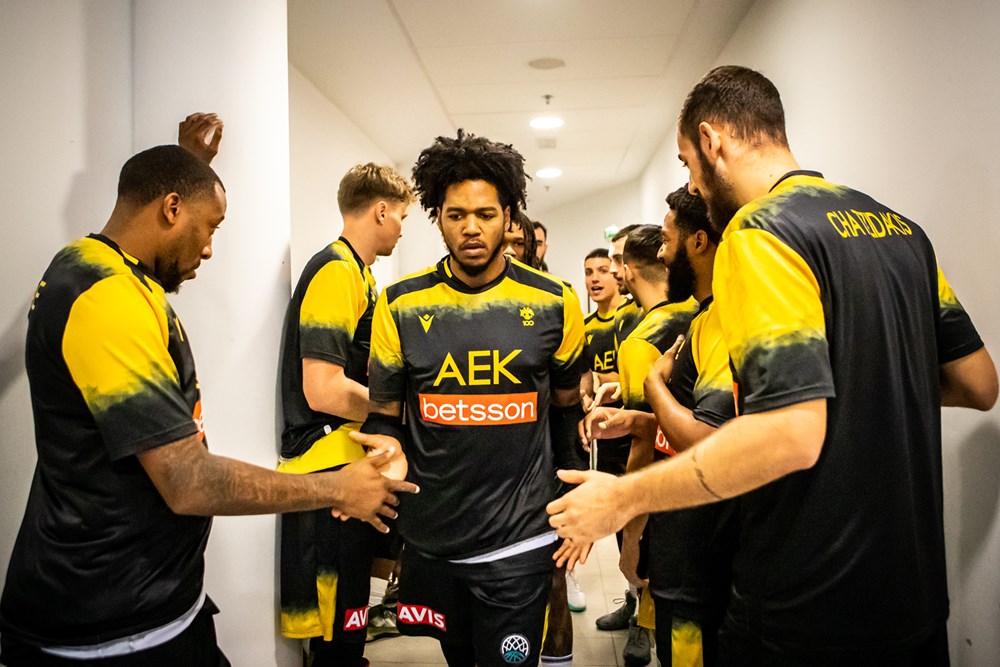 Tsaltas46's tweet photo. Justin Tillman through the first 3 games of BCL with AEK BC

17 points
6.3 rebounds
76.7% FG
71.4% FT
18.3 ranking

Money in the bank! #aekbc #BasketballCL @JTillman23 https://t.co/damLWJrfrZ
