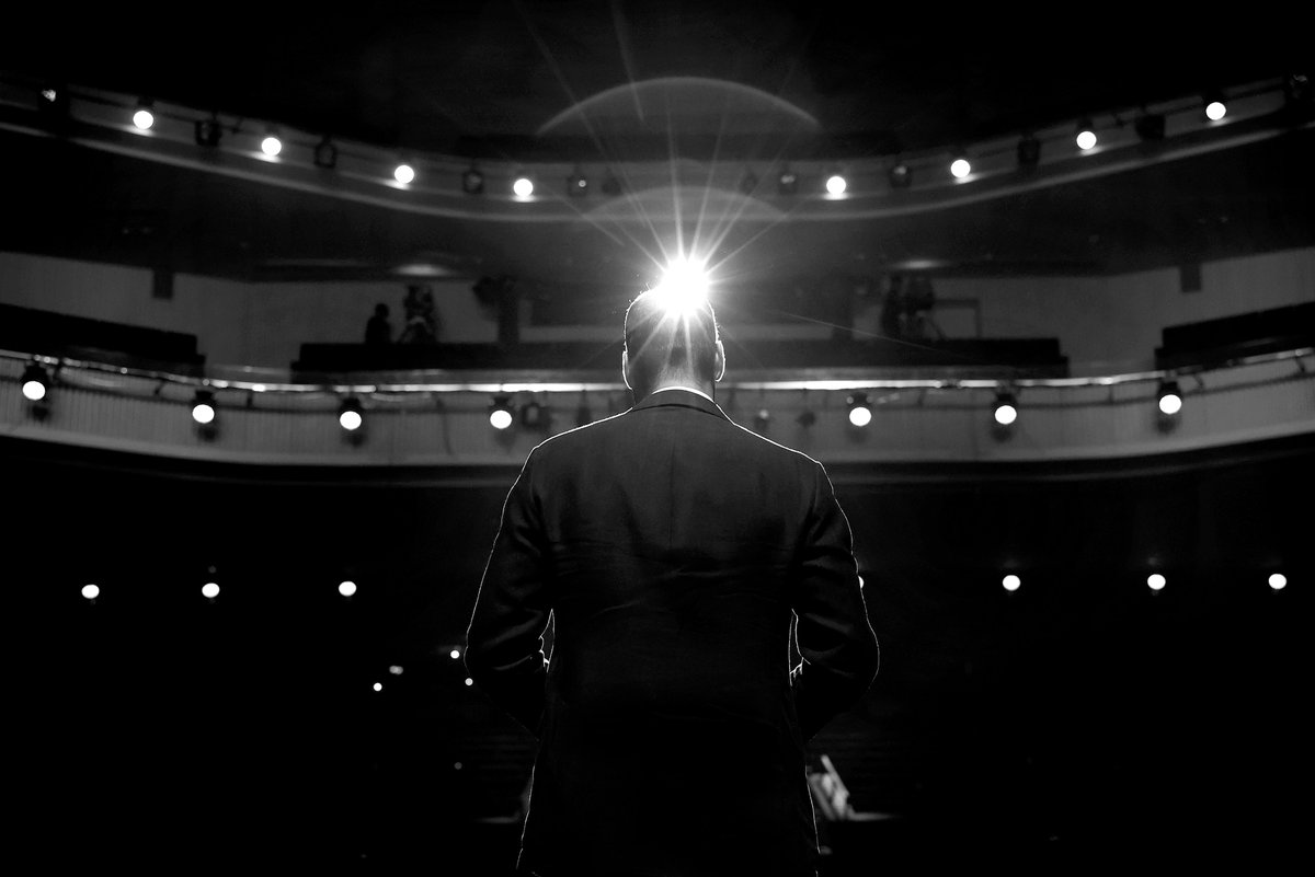 KensingtonRoyal's tweet photo. Rehearsing for the @earthshotprize Awards earlier this week... 🌍💚

📸@ChrisJack_Getty https://t.co/07ZGTa0fPg