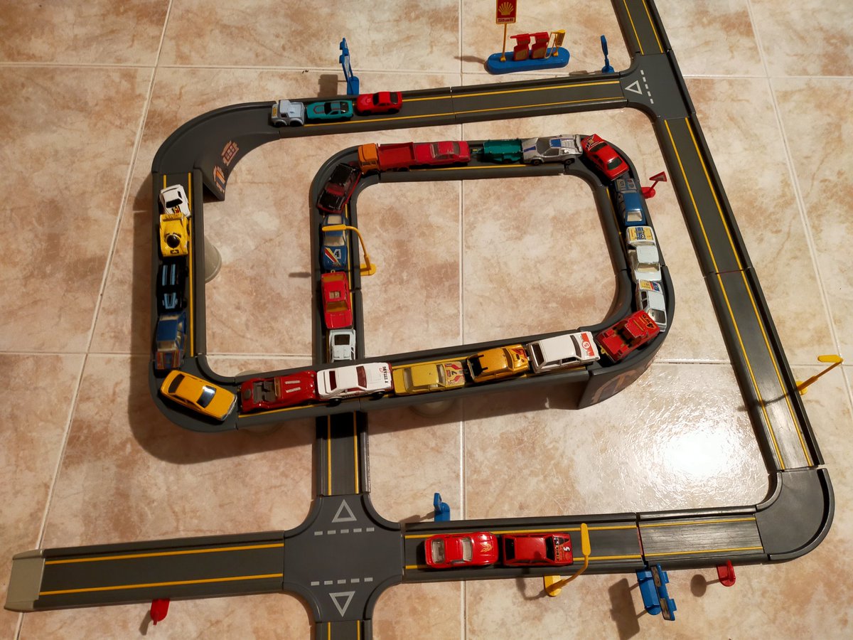 Lo que hace mi hijo de 3 años cuando dice que va a jugar a la M30