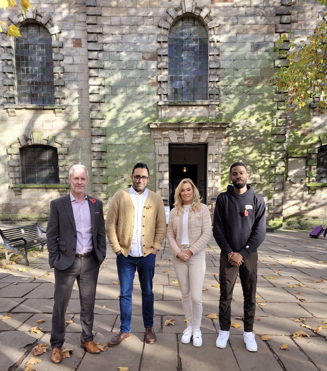 Wearing our Poppies with pride in support of our armed forces.

#remembrance #lestweforget #armisticeday #JewelleryQuarter