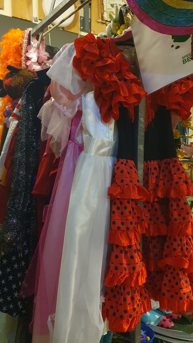 Superleuke verkleedkleren bij de Scoutingbeurs! NU! #waalre Kom vanavond of morgen!