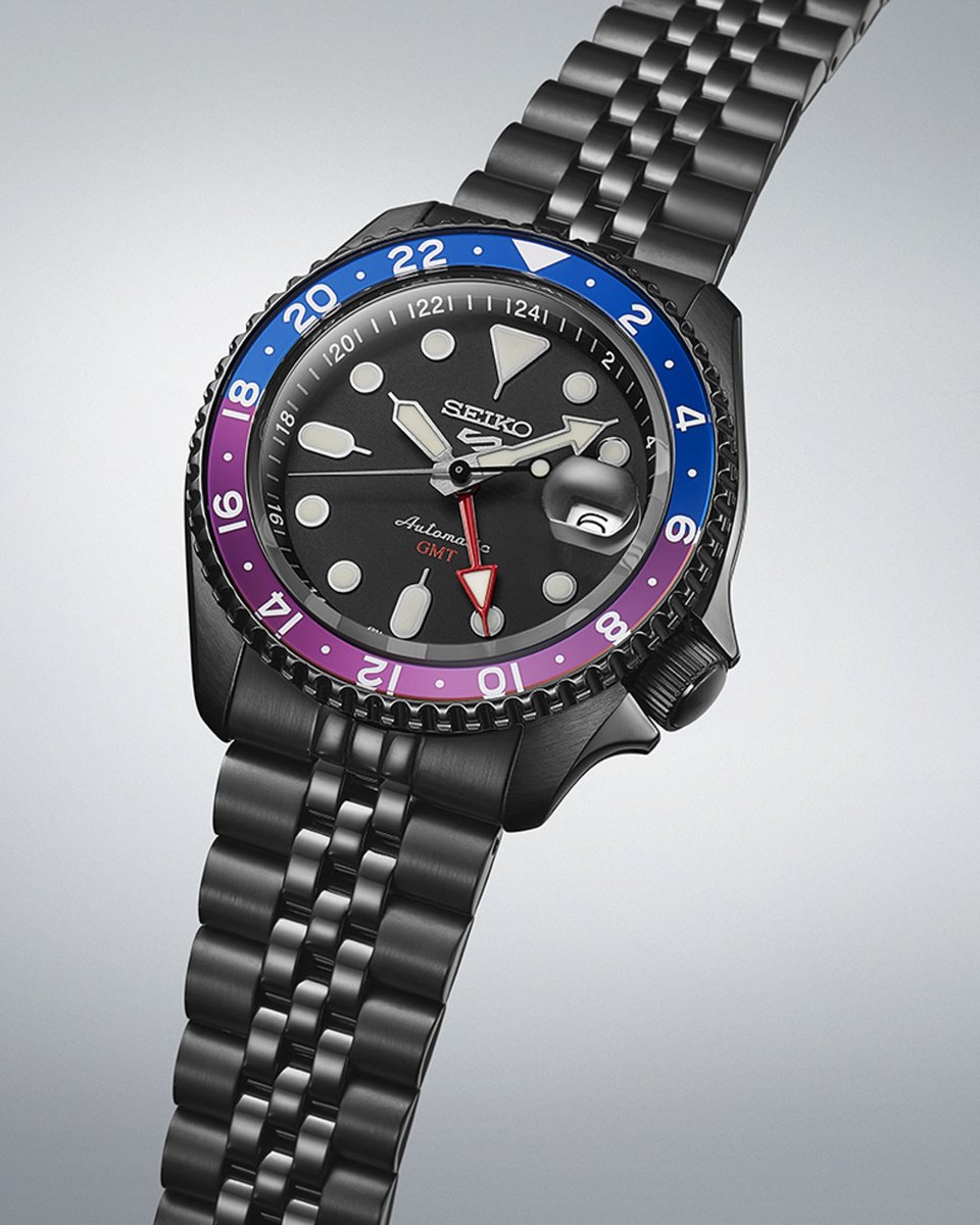 Seiko goes full black with a fuchsia flare for the latest <a href="/seikowatches/">SEIKO</a>  5 Sports limited edition with Yuto Horigome—the Japanese Olympic gold medal-winning professional skateboarder who learned to skate in downtown Tokyo.

ablogtowatch.com/new-release-se…