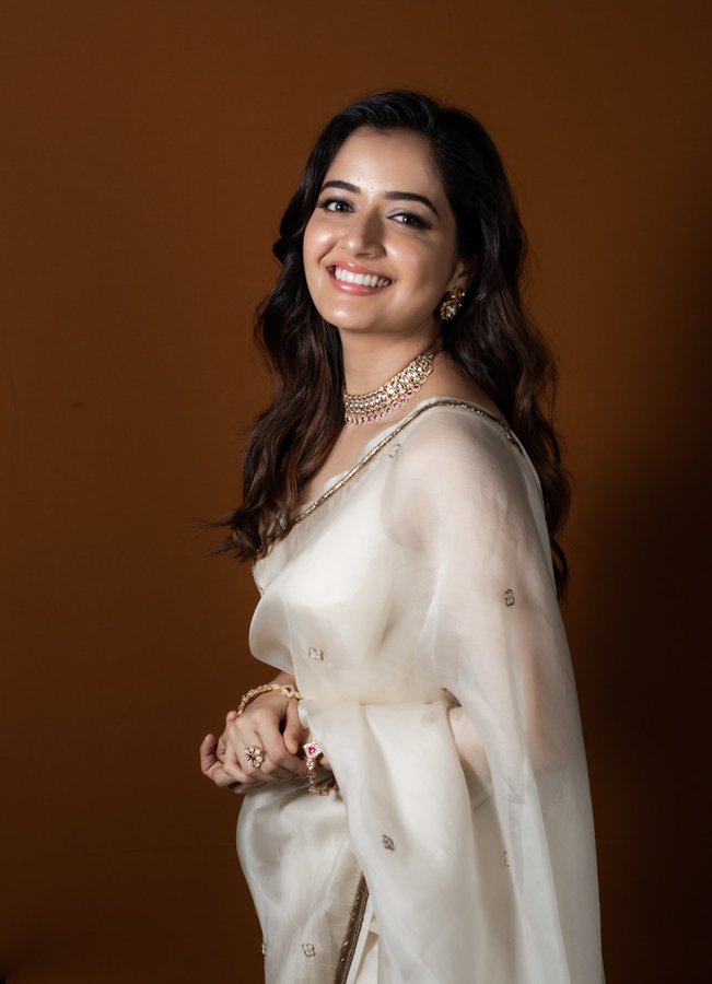 F-lyakKXYAAsH1W?format=jpg&name=900x900