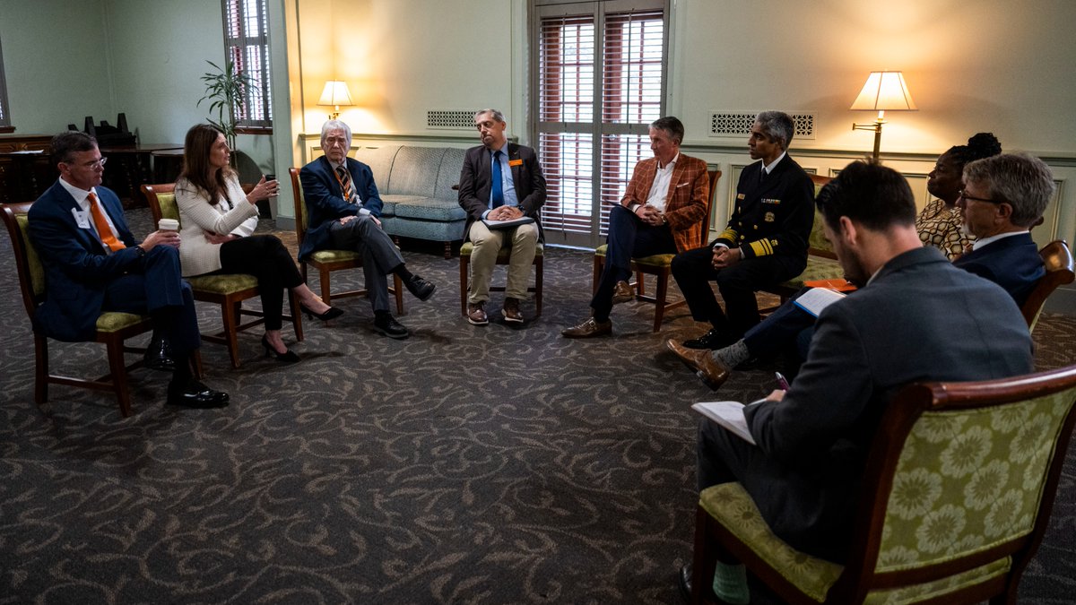 Dell Medical School (@dellmedschool) on Twitter photo Before <a href="/Surgeon_General/">U.S. Surgeon General</a> Vivek Murthy took the stage with <a href="/McConaughey/">Matthew McConaughey</a>, he met with #DellMed experts and other campus leaders to discuss efforts to address loneliness across campus — and ways to promote #MentalHealth across the state.
x.com/LucchinettiMD/… Before <a href="/Surgeon_General/">U.S. Surgeon General</a> Vivek Murthy took the stage with <a href="/McConaughey/">Matthew McConaughey</a>, he met with #DellMed experts and other campus leaders to discuss efforts to address loneliness across campus — and ways to promote #MentalHealth across the state.
x.com/LucchinettiMD/…