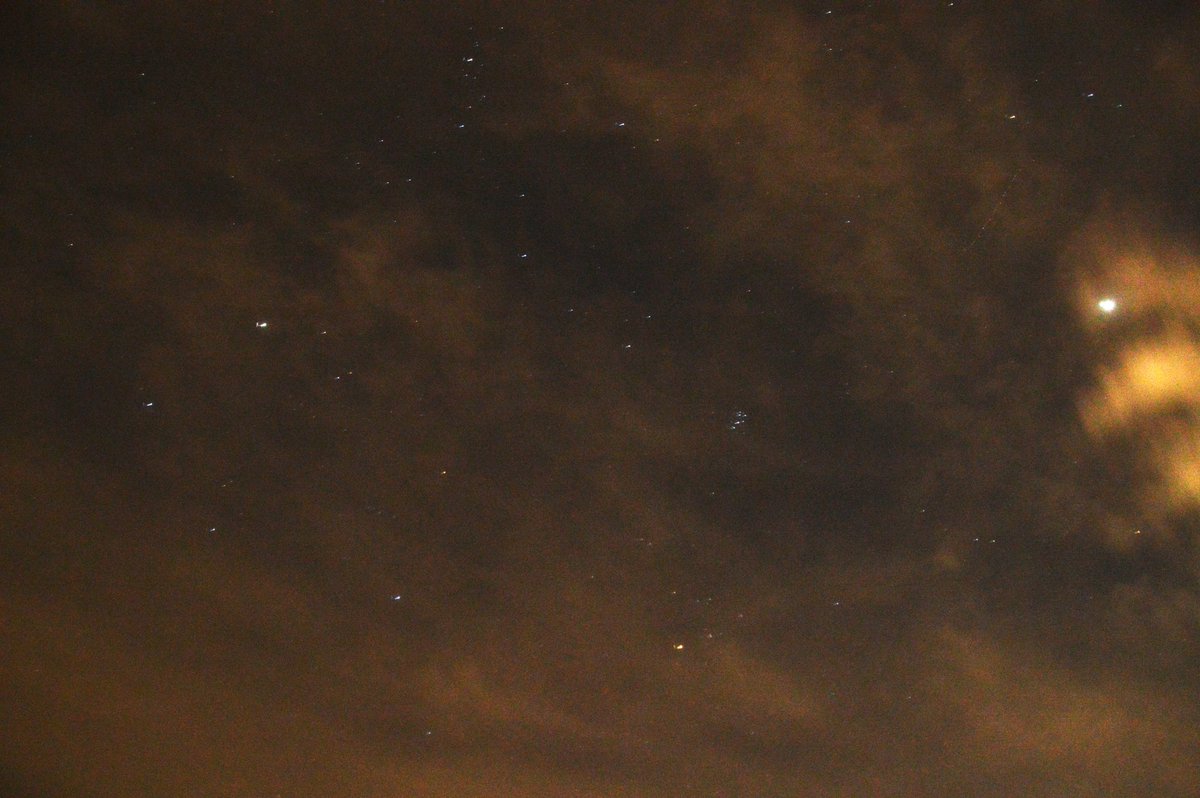 johan_klos's tweet photo. Goedenavond/morgen #Jupiter straalde er mooi even er mooi bij zoals ook de #zevenzussen #plejaden met de #Perseus en de #Voerman zou ik ook de #Uranus er op hebben staan @phi48 @waddensky_nl #sterrenhemel #sterrenkijken in #Alblasserdam #weerfoto https://t.co/PxMXdk6c3L