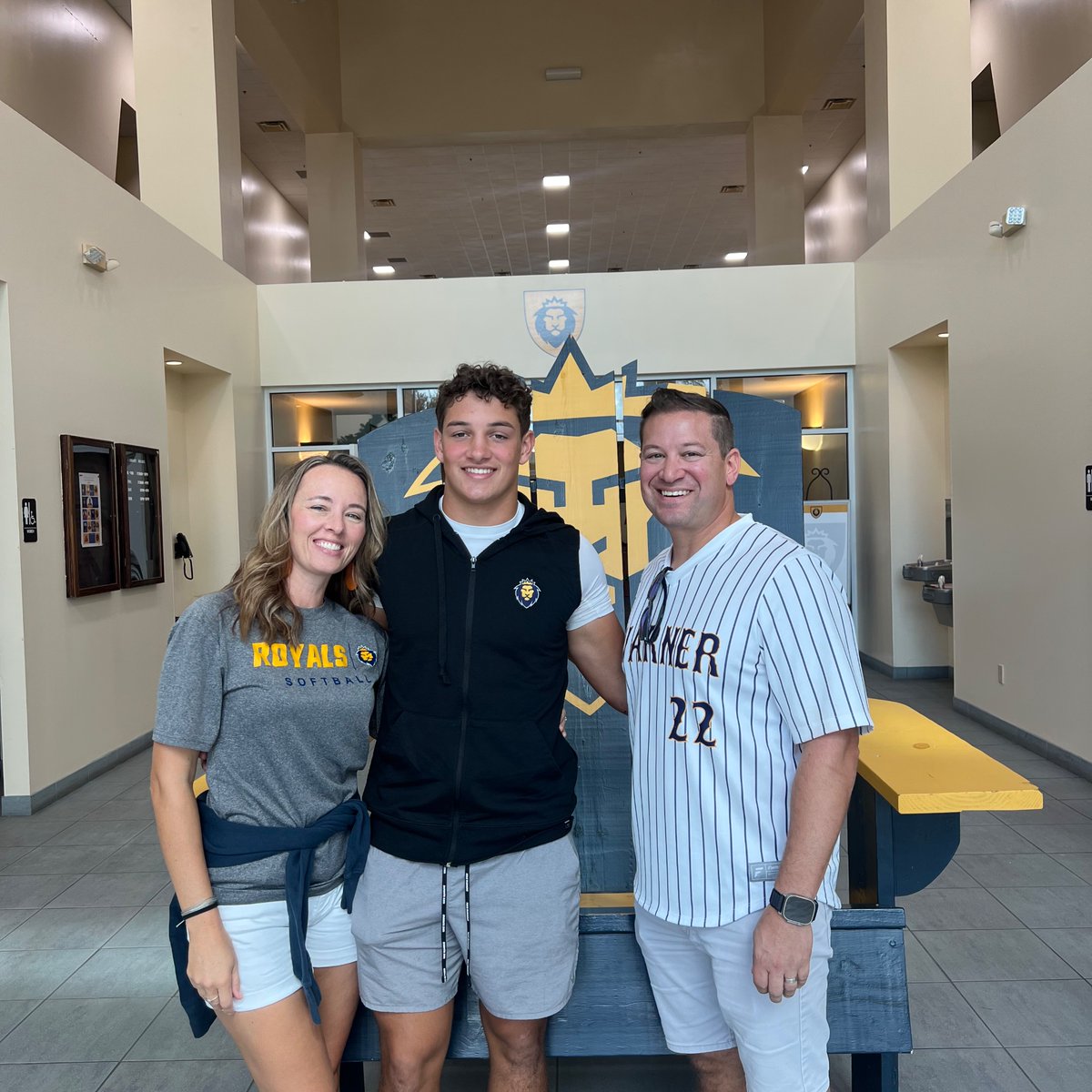 Had a great time at Warner University today and thank you coach <a href="/dburks88/">Dialleo Burks Sr.</a> and <a href="/WarnerUFootball/">Warner Football</a> for your time and letting me visit.