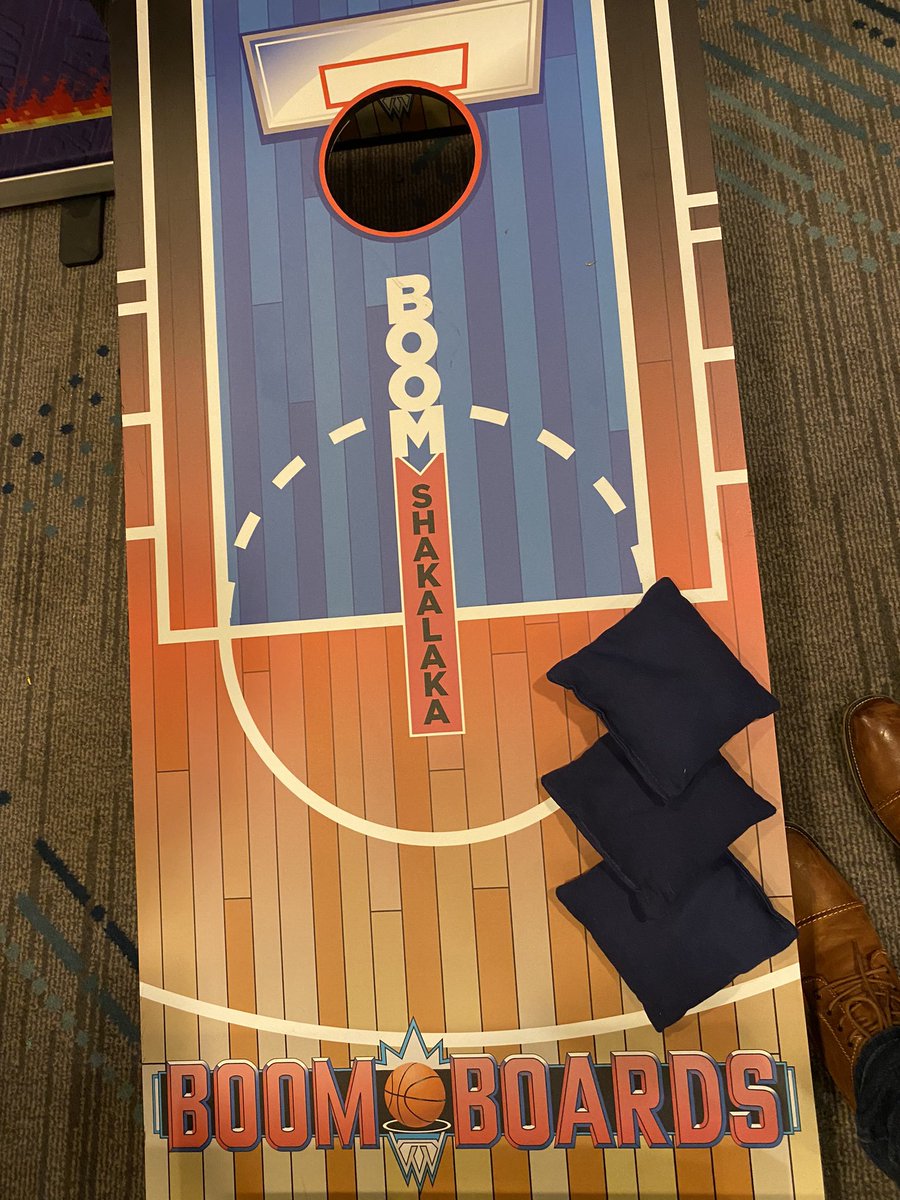 Tim Kitzrow tweet media