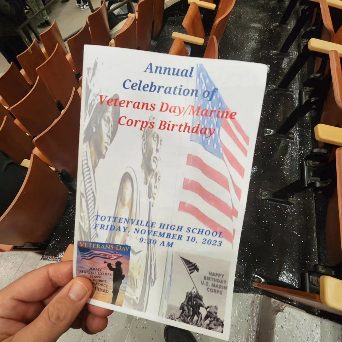 Had a wonderful morning paying tribute to my fellow Veterans @PS60si, for the Rolling Thunder SI NY POW/MIA Chair dedication & flag raising ceremony. The day continued with a special celebration with @TottenvillehsI JROTC for Veterans Day & Marine Corp Birthday. 🇺🇸 #VeteransDay