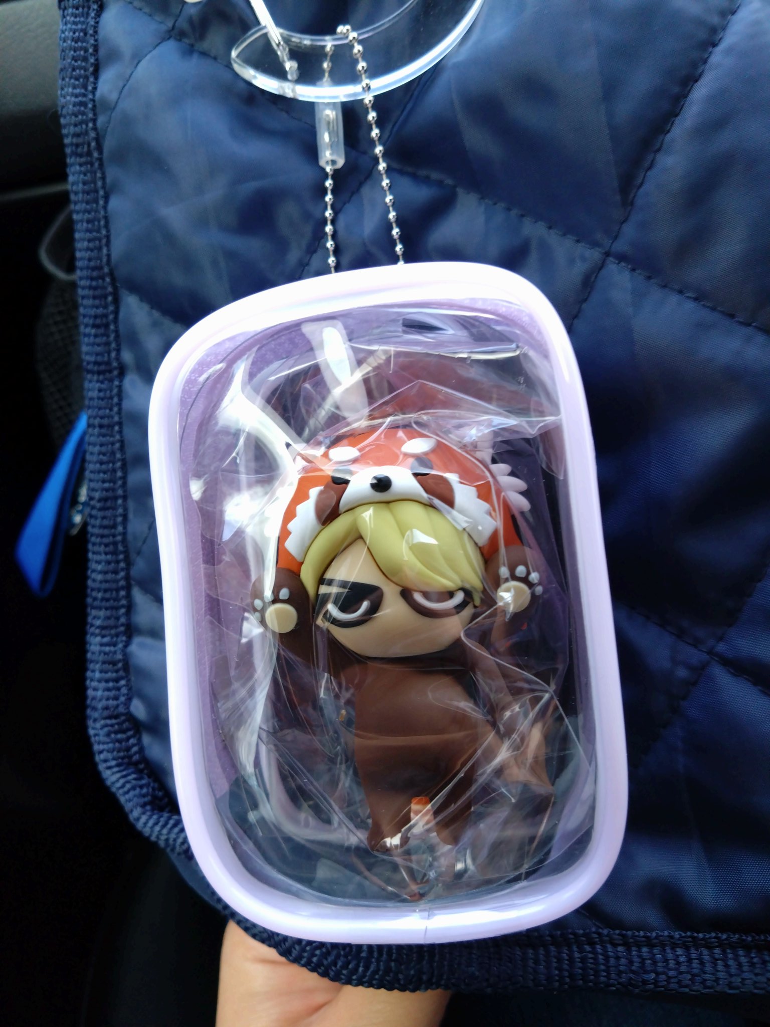 HYDEレッサーパンダ　未開封 F5ZYUXzaMAAPE6p.jpg