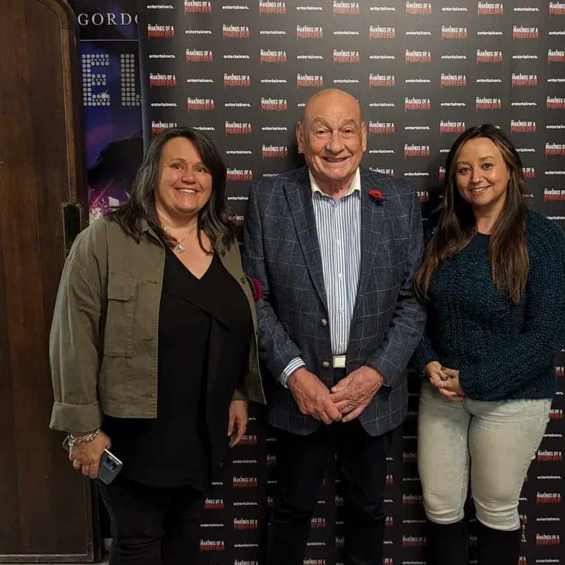 AuthorKerrieAnn's tweet photo. Meeting the man who caught #petertobin ๐๐ #themakingsofamurderer #scottishdetective #davidswindle #crimewatch @crimeexpertise https://t.co/BoMQwUoA3o