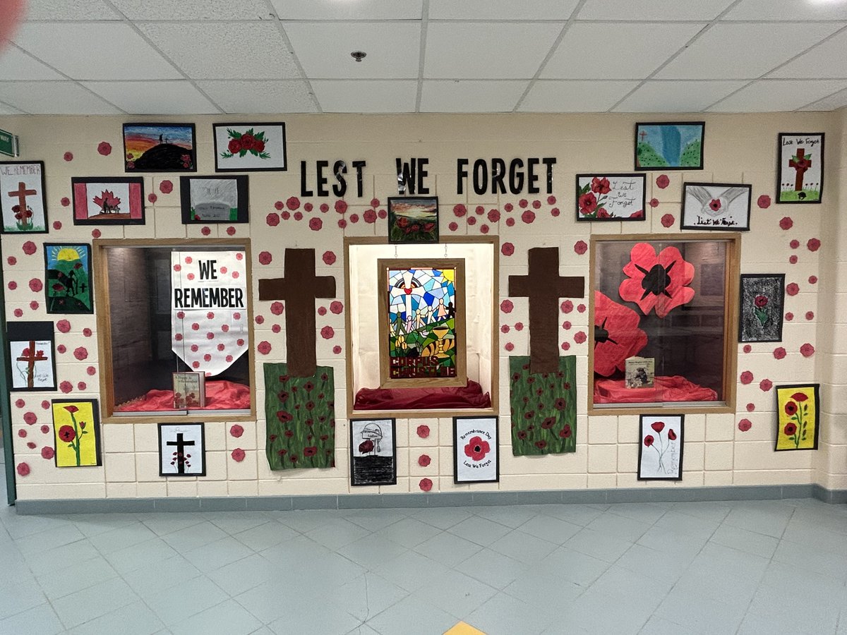 cci_ces's tweet photo. Today, CCI students, staff and parents gathered for a Remembrance Day liturgy to remember the selflessness of those who fought for peace. Thank you to the students and staff who organized the liturgy with readings, songs, art and meaningful tableaux. 🕊️☮️@RocchinaAntunes @YCDSB https://t.co/r1r6NYjB9H