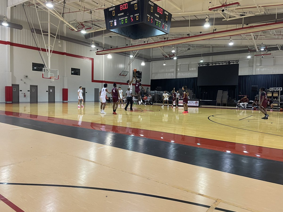 ARosenfeldHoops's tweet photo. 📍Burlington, NJ

First official game of the 2023-24 season for @EliteHSscouting https://t.co/ESNQv4rRSJ