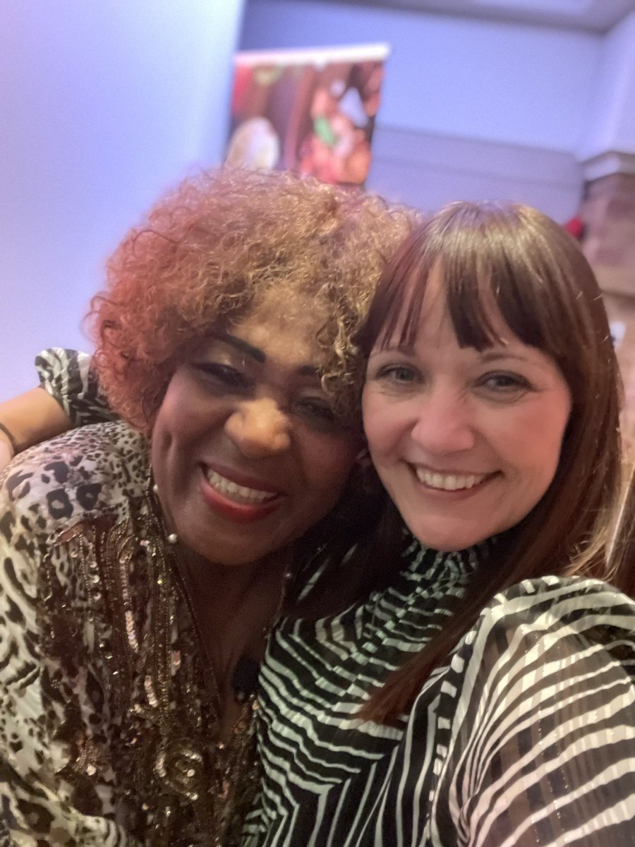 leandra45 tweet media