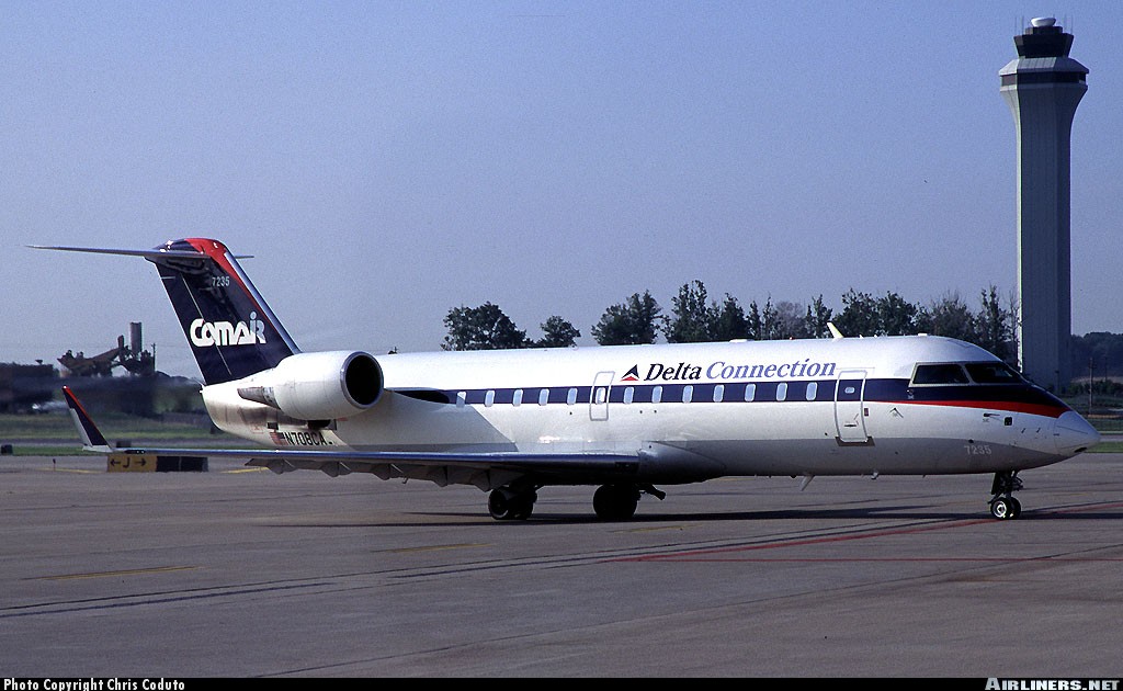 n194at's tweet photo. Comair (Delta Connection)
Canadair CRJ-100ER N708CA
CVG/KCVG Cincinnati International Airport
August 2000
Photo credit Chris Coduto
Jumpseated on her July 19, 2001 CVG-IND
#AvGeek #Airline #AvGeeks #Aviation  
#Canadair #CRJ #Comair
#CVG #Cincinnati @CVGairport https://t.co/57zIeZhDRS
