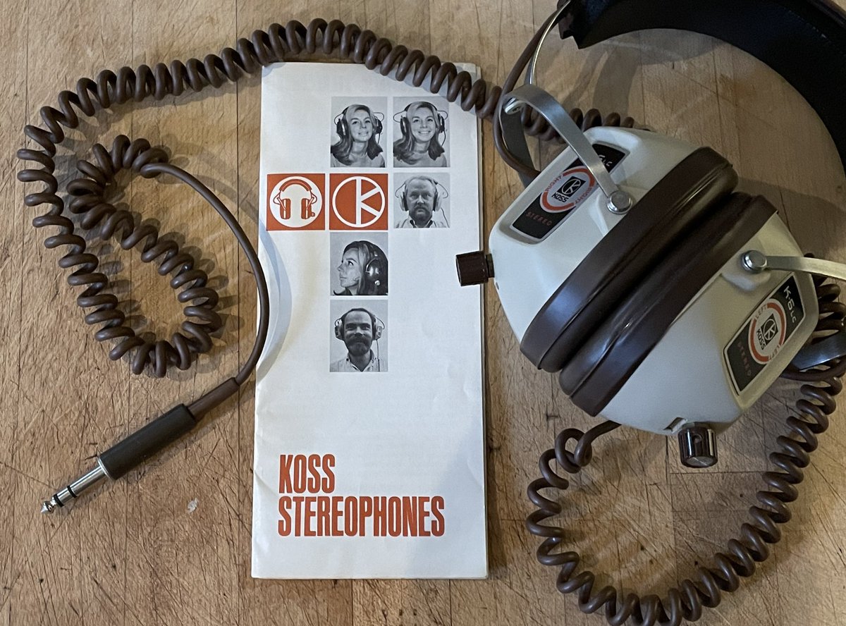 To go with my vintage stereo equipment. A pair of mint Koss K-6 LC headphones. Came with OG manual, warranty card and Koss catalog. Have wanted a pair of these since I was five. @KossHeadphones #VintageStereo #Audiophile #PlayItLoud