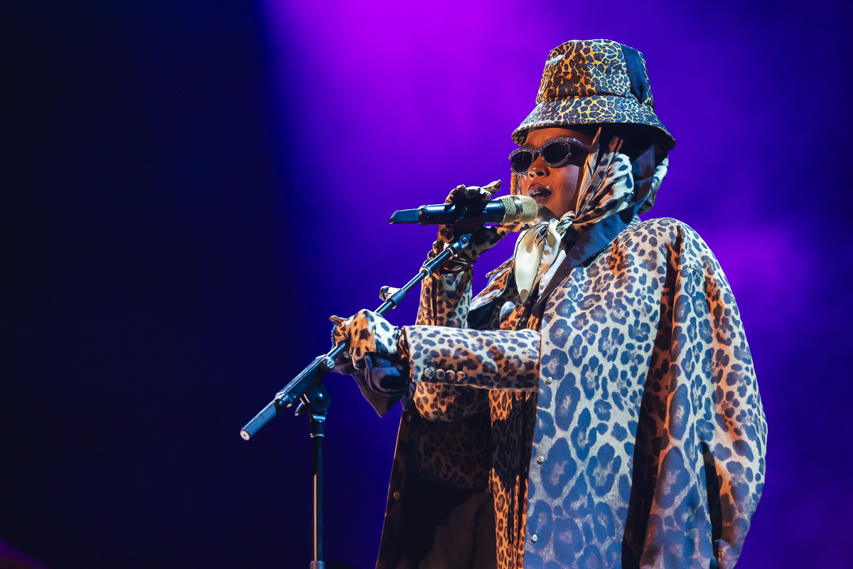 Warm 106.9 tweet media