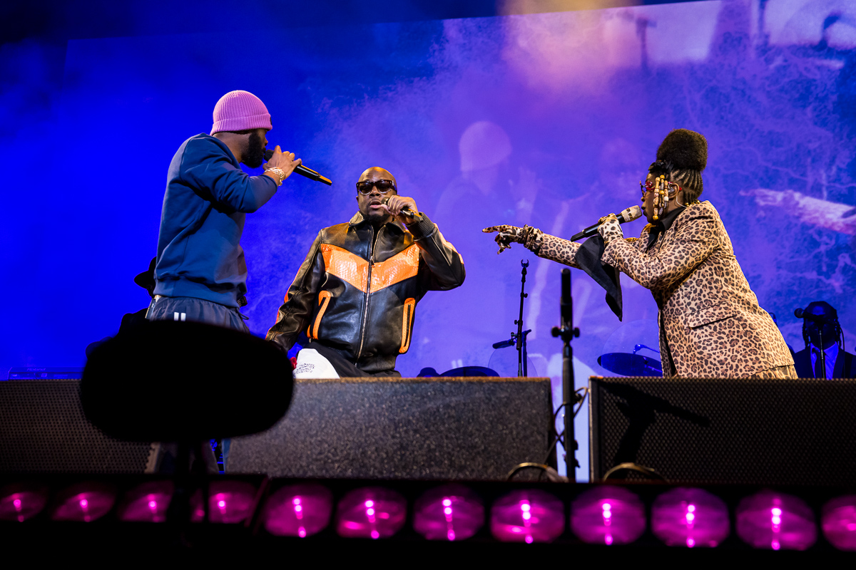 Warm 106.9 tweet media