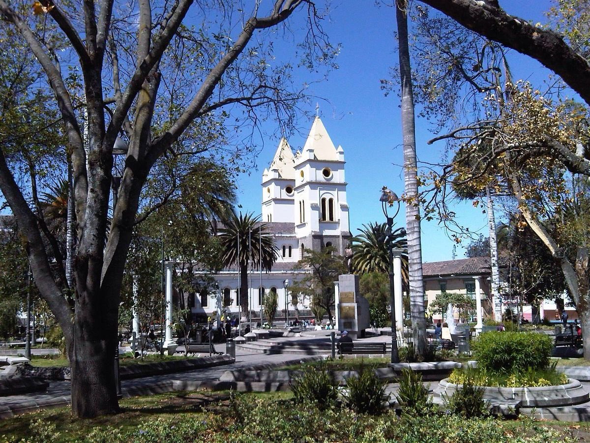 ¡Hoy celebramos 203 años de Independencia de mi querida Guaranda!
En este día especial, celebremos juntos la historia y la grandeza de nuestra amada ciudad. 
Un fraterno saludo a mis hermanos bolivarenses.

¡Viva Guaranda! ❤️🤍💙