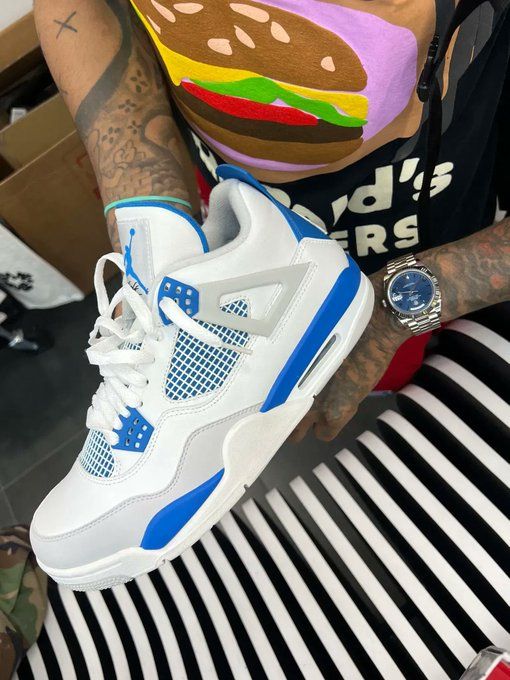 JustFreshKicks's tweet photo. The Air Jordan 4 OG "Military Blue" Returns May 11th 💙 https://t.co/lU9uk749HG https://t.co/0uU6LucdkE