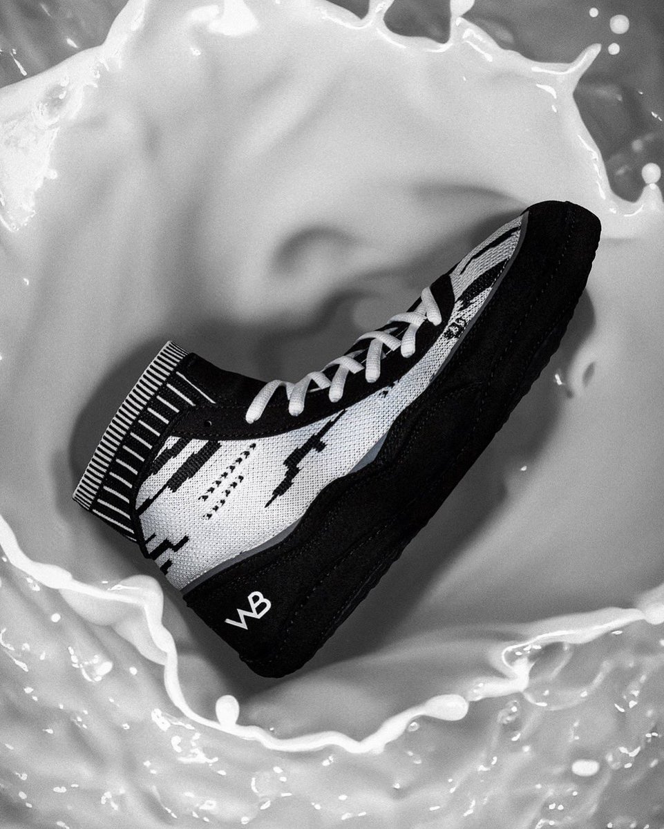 WB4.0+ “Skunk” 🦨⁣
⁣
Releasing November 24th at 6:00PM ET 
⁣
Want a pair? ⁣
1. “LIKE” this post⁣
2. “RT” this post

*must be following us to win*⁣
⁣