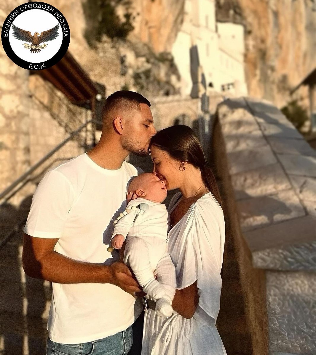 EonNeolaia's tweet image. Απέναντι σε κάθε #milkyway , #LGBTQ , #Pride2023 , #Κασσελακη πάντα θα ξεπροβάλλει η ομορφιά της αγνότητος, της ετεροφυλίας κ&apos;της πραγματικής ευλογημένης παραδοσιακής οικογενείας που πορεύεται εν Χριστώ,για να φέρει στη ζωή τα επόμενα κύτταρα του Έθνους! #ΕΟΝ #Ελλάδα #Δημογραφικό