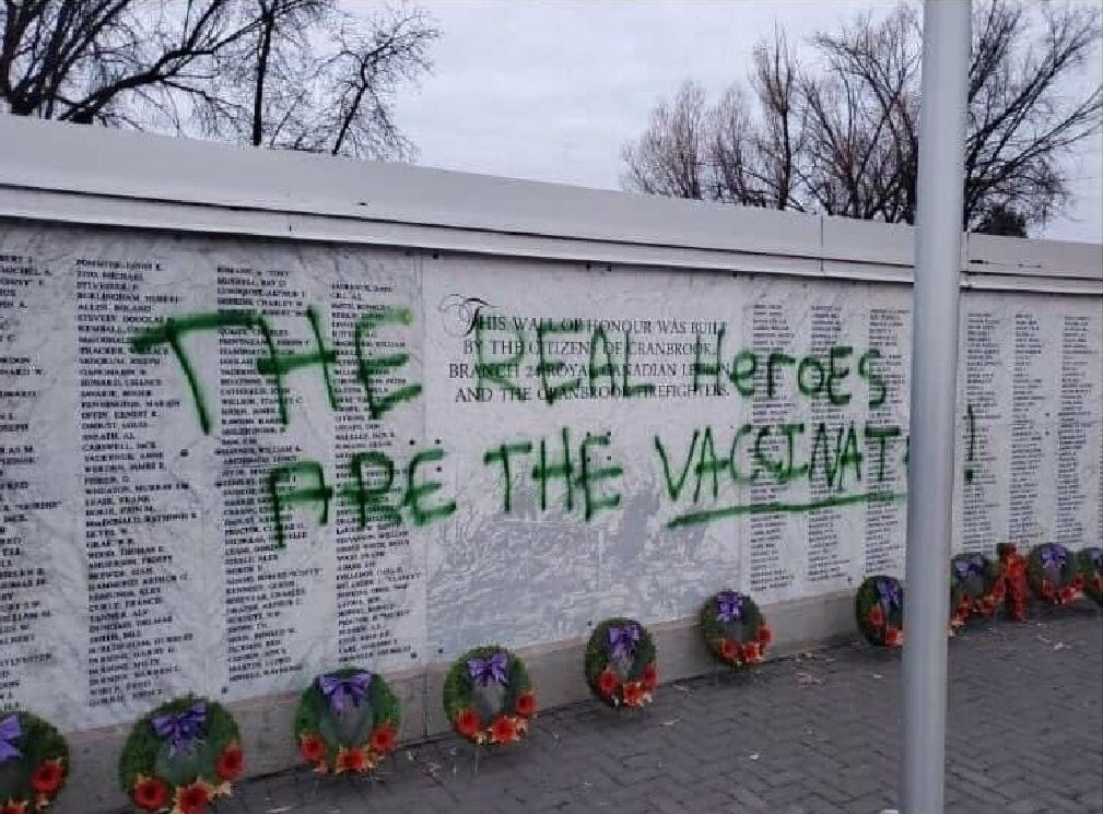 StevenT65674368's tweet photo. Lest we forget the division the Trudeau Liberal government created.
#TrudeauMustResign
#RemembanceDay https://t.co/gNgPwv56dd