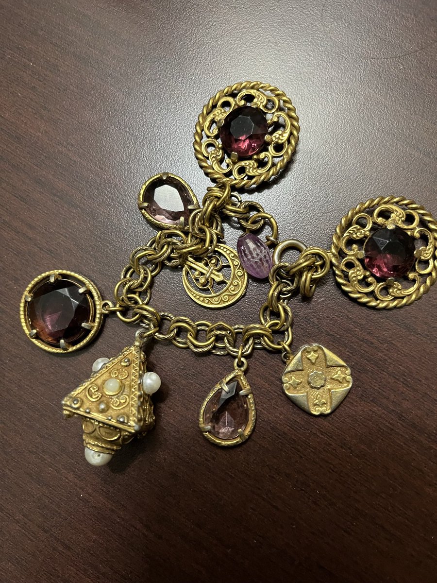 ZachBurt8's tweet photo. 10 million perenments spent.Jewels from Jupiter, Uranus. Saturn, and Pluto. https://t.co/FAkUktAVTQ