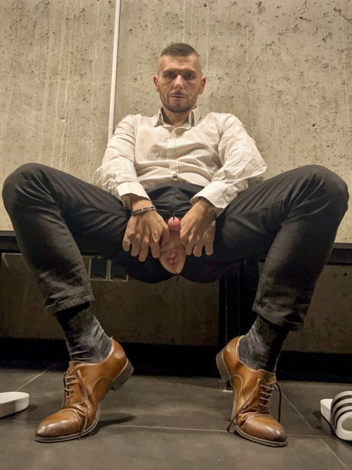 cage check and exposed pussy after the gym training in the locker room - I am so horny  @werther1_men #hombresdetraje<a href="/tag/chastity"class="tags"><span>#chastity</span></a><a href="/tag/exposed"class="tags"><span>#exposed</span></a><a href="/tag/socksfetish"class="tags"><span>#socksfetish</span></a><a href="/tag/officefetish"class="tags"><span>#officefetish</span></a>