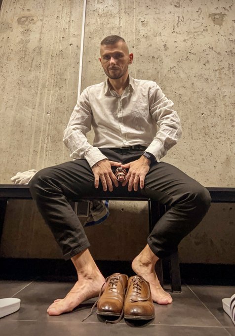 cage check and exposed pussy after the gym training in the locker room - I am so horny  @werther1_men #hombresdetraje<a href="/tag/chastity"class="tags"><span>#chastity</span></a><a href="/tag/exposed"class="tags"><span>#exposed</span></a><a href="/tag/socksfetish"class="tags"><span>#socksfetish</span></a><a href="/tag/officefetish"class="tags"><span>#officefetish</span></a>