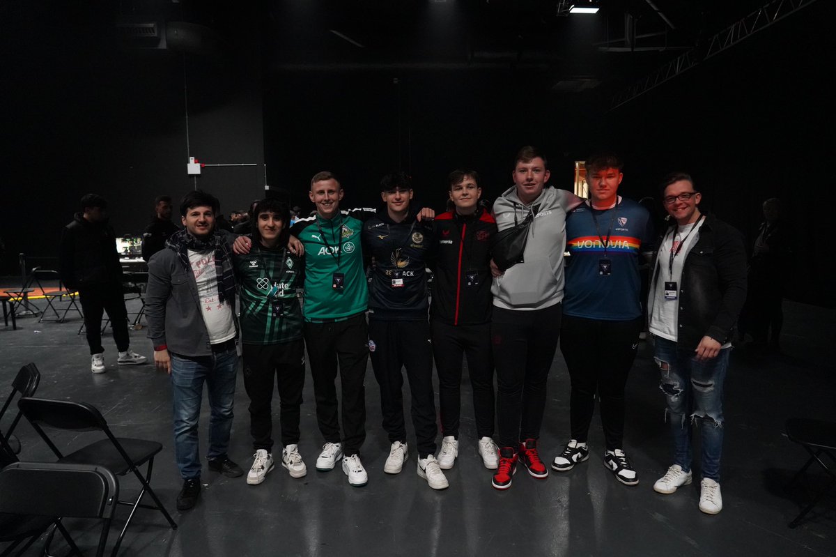 Academy of eSports (@academyofesport) on Twitter photo EA FC Pro Open Qualifier, London
Knockouts 5️⃣/5️⃣
<a href="/BerkayLion/">Berkay 🦁</a> | <a href="/JistenNsq/">bmg_JistenNSQ</a> | <a href="/LukasOfficial11/">Lukas_official11</a> | @seanldw | <a href="/julien_fngk/">Julien</a> 👏
#eafcpro #easportsfc #academyofesports EA FC Pro Open Qualifier, London
Knockouts 5️⃣/5️⃣
<a href="/BerkayLion/">Berkay 🦁</a> | <a href="/JistenNsq/">bmg_JistenNSQ</a> | <a href="/LukasOfficial11/">Lukas_official11</a> | @seanldw | <a href="/julien_fngk/">Julien</a> 👏
#eafcpro #easportsfc #academyofesports