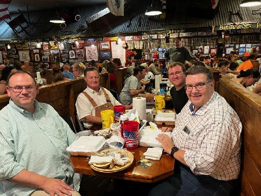 DrDonKAnderson's tweet photo. My first time at Lambert's, Foley AL with my great friends; Pastor Wayne Matheson, Evg Bob Carrico (left) & Bro Daniel Matheson. Home of the #throwedrolls.
#teamplayers https://t.co/78qdmYOTjk