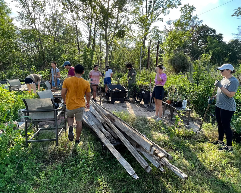 The Sustainable Agriculture Student Association (SASA) is dedicated to creating a space for students to experience, explore, share, and learn about the wonderful world of sustainable agriculture. #TAMUHORT 

🌿 Visit the link to learn more: tx.ag/SustainableAgr…