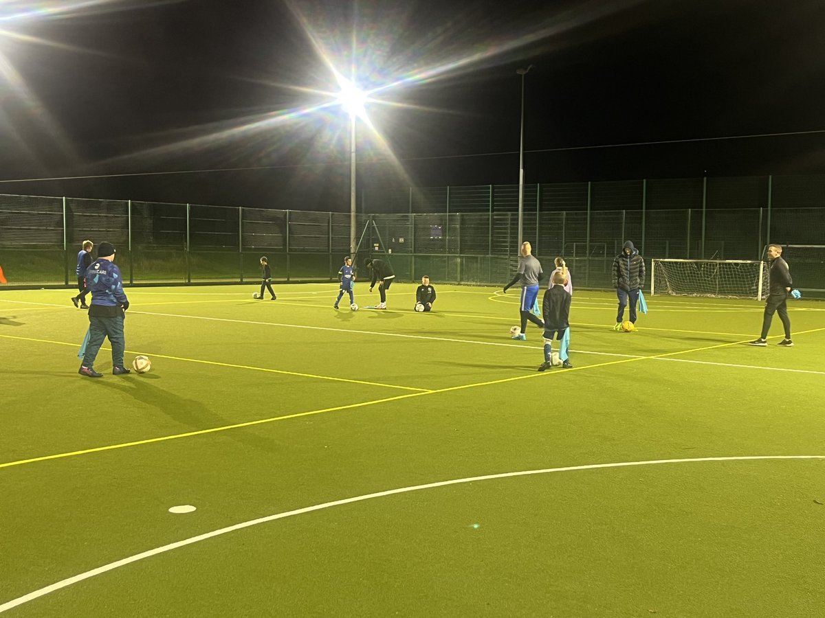 Lee Ashforth (@ashforth_lee) on Twitter photo Great to meet up with <a href="/linthwaitejfc/">Linthwaite FC</a> tonight and the start of their Disability Recreation Centre. Both Junior and Adult sessions available. Fantastic effort from the club to maintain their 3* accreditation status <a href="/TDent20/">Tom Dent</a> <a href="/WestRidingFA/">West Riding FA</a> Great to meet up with <a href="/linthwaitejfc/">Linthwaite FC</a> tonight and the start of their Disability Recreation Centre. Both Junior and Adult sessions available. Fantastic effort from the club to maintain their 3* accreditation status <a href="/TDent20/">Tom Dent</a> <a href="/WestRidingFA/">West Riding FA</a>