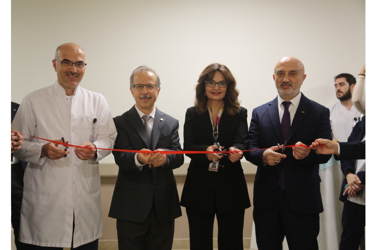 gulfettincelik's tweet photo. Üniversitemiz Göztepe Prof. Dr. Süleyman Yalçın Şehir Hastanesinde faaliyete geçen Fiziksel Tıp ve Rehabilitasyon Anabilim Dalı Kliniği Üst Ekstremite (El – Kol) Robotik Ünitesinin açılış törenine iştirak ettik. https://t.co/GlBbzjbD3R