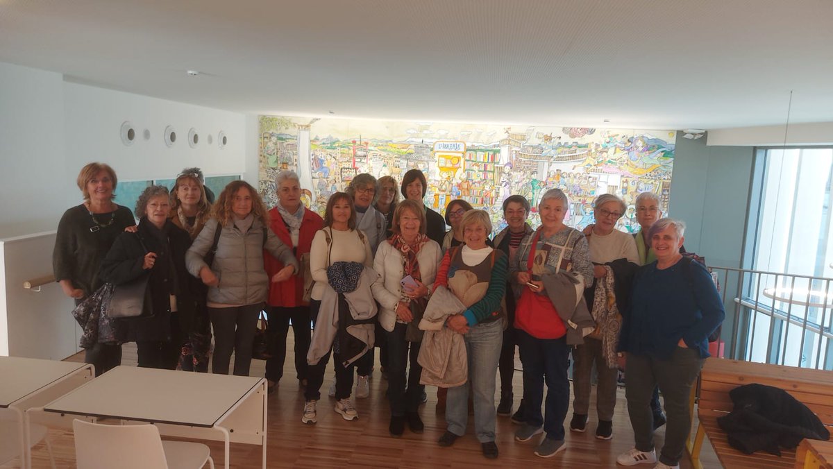 BibCanRajoler's tweet photo. Junts estimant la cultura i la literatura catalana!  #bibliotequesXBM #culturadiba #CulturaParets #clubdelectura https://t.co/vYS9qjoJWq