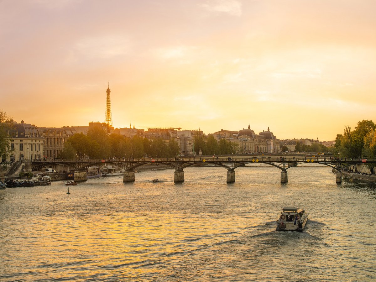 Taking in the moments, vibrancy, and creativity of @ParisPhotoFair. Explore this year's JPMorgan Chase Art Collection exhibition, 'Global Visions | Local Voices.' spr.ly/6019uQemx