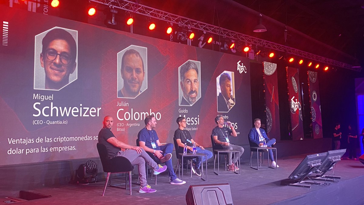 BitsoArg's tweet image. 💥 @julian_colombo en #LABITCONF 💥