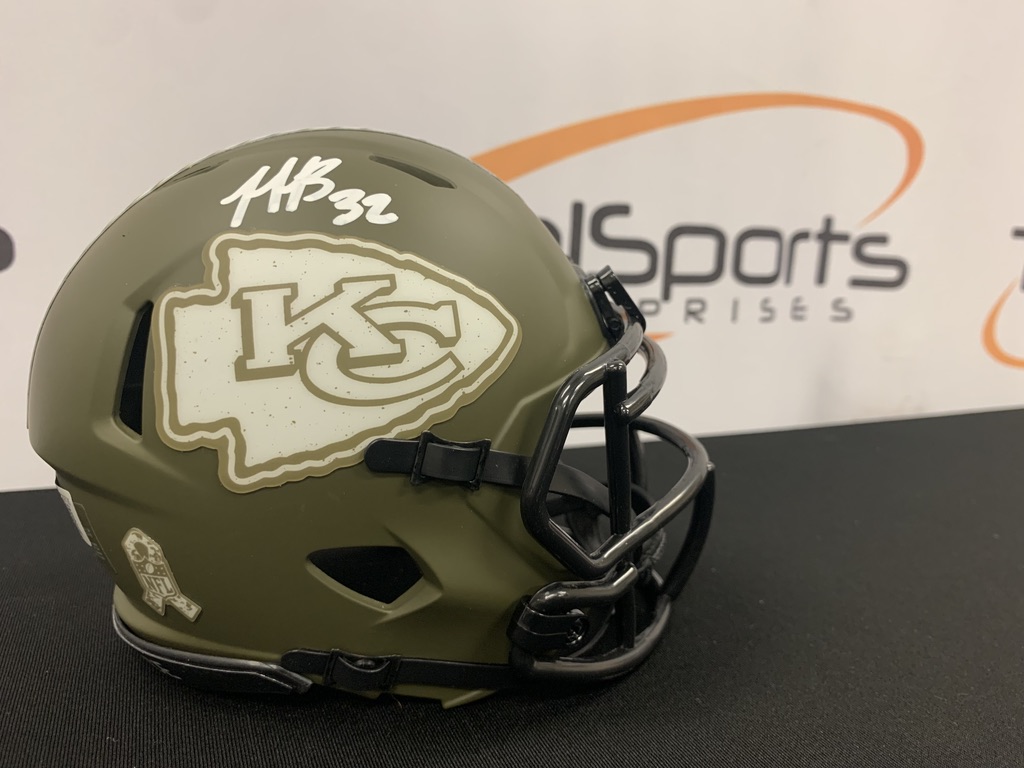 TSEKansasCity's tweet photo. Tag a Veteran and we'll randomly pick one and send them a Nick Bolton autographed Salute to Service mini helmet! https://t.co/lDSVk1j9sN