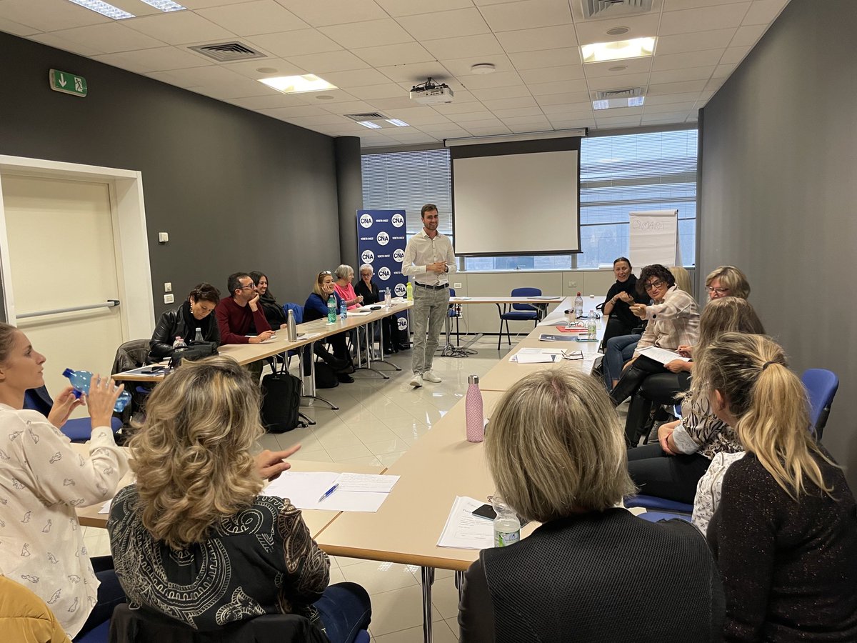 Anche oggi con il gruppo femminile in CNA Vicenza abbiamo “cavalcato le tigri” lavorando sul come passare da auto inganni disfunzionali a funzionali imparando come trasformare emozioni negative in positive !

#nardonemodel
#counselcoachingstrategico
#problemsolving