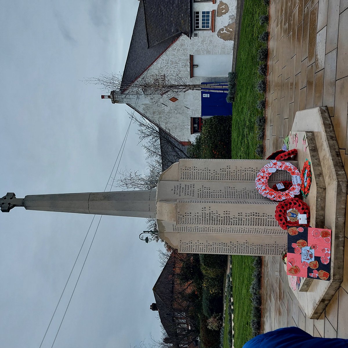 It was a privilege to be at the Friday service attended by the local primary schools marking the start of #ArmisticeWeekend in #Dagenham. 

It is important that our next generation remembers those who fought and died forvthe freedom that we cherish today.  #WeWillRememberThem